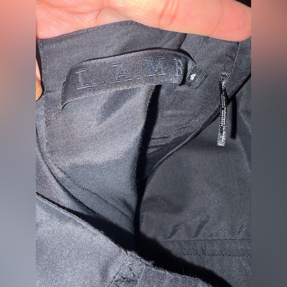 L.A.M.B. Linen & Cotton Black & White
Skirt $298 Size 4 - Picture 3 of 3